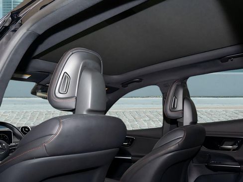 Used 2024 Mercedes-Benz GLC 43 AMG 4MATIC image 18