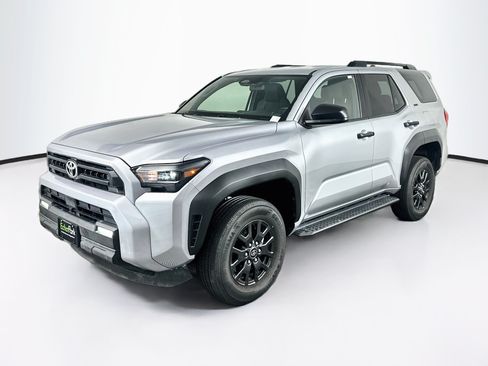 Used 2025 Toyota 4Runner SR5 AWD/4WD image 3
