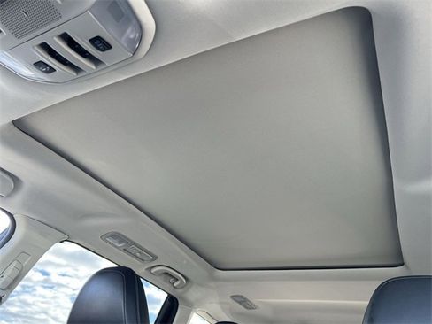 Certified 2022 Subaru Ascent Limited w/ Technology Package image 11