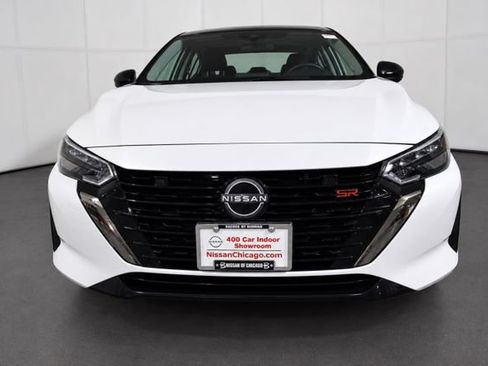 Used 2025 Nissan Sentra SR w/ SR Premium Package FWD image 2