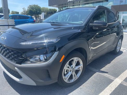 Used 2023 Hyundai Kona SEL FWD image 1