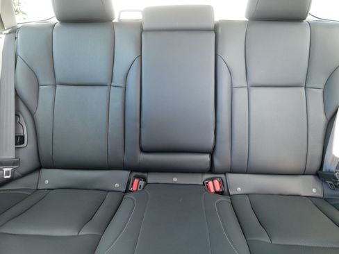 Used 2023 Subaru Outback Touring AWD/4WD image 13