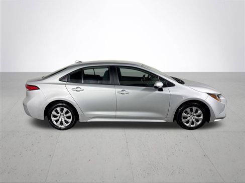 Used 2024 Toyota Corolla LE FWD image 5