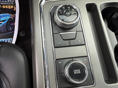 Used 2020 Ford Expedition XLT w/ Black Accent Package AWD/4WD image 17
