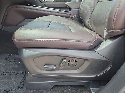 Used 2025 Ford Explorer Platinum w/ LUX Leather Package image 26