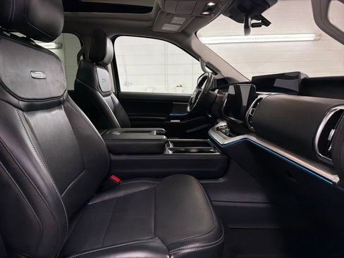 Certified 2025 Ford Expedition Max Platinum AWD/4WD image 31