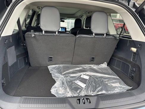 New 2026 Lincoln Aviator AWD image 11