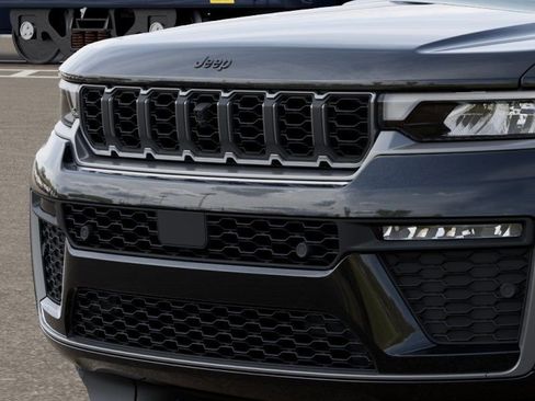 New 2026 Jeep Grand Cherokee L Limited AWD/4WD image 17