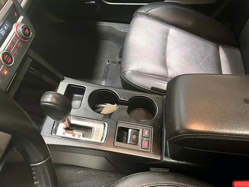 Used 2017 Subaru Outback 2.5i Limited image 18