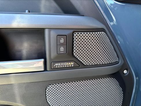 Used 2024 Land Rover Defender 110 X-Dynamic SE AWD/4WD image 33
