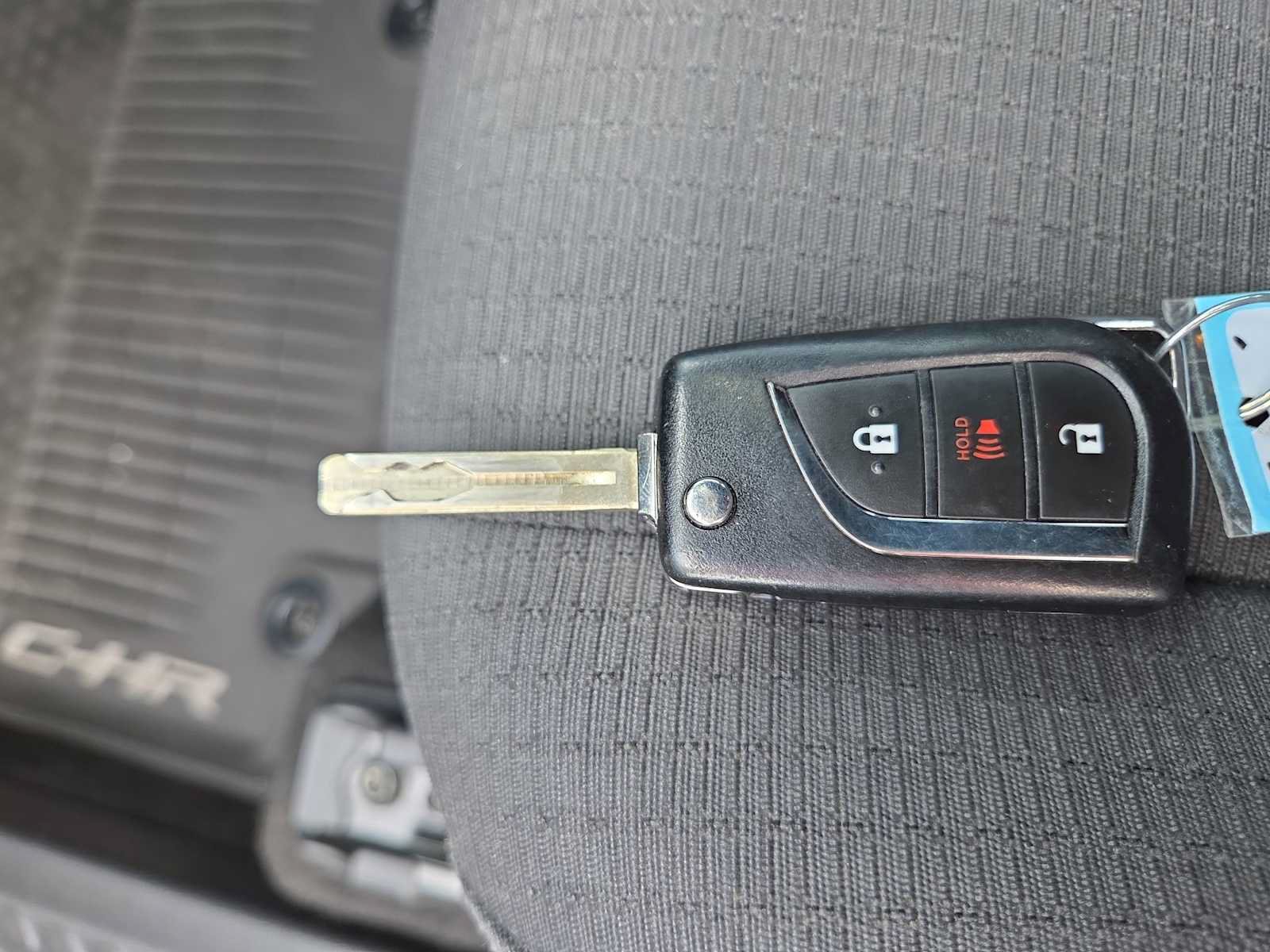 Used 2018 Toyota C-HR XLE FWD image 28
