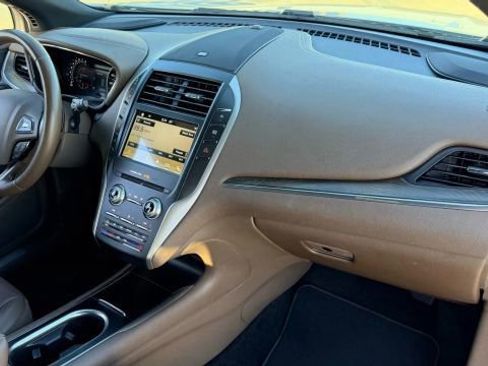 Used 2017 Lincoln MKC Reserve w/ Lincoln MKC Climate Package image 18