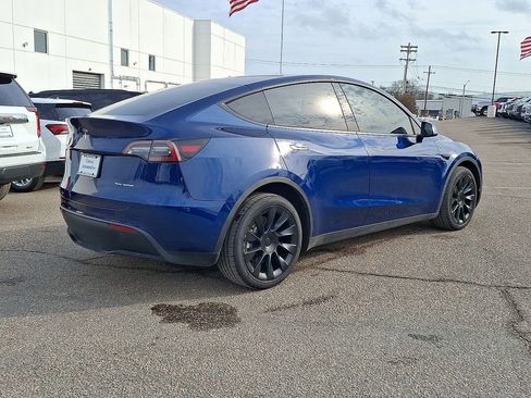 Used 2021 Tesla Model Y Long Range image 10