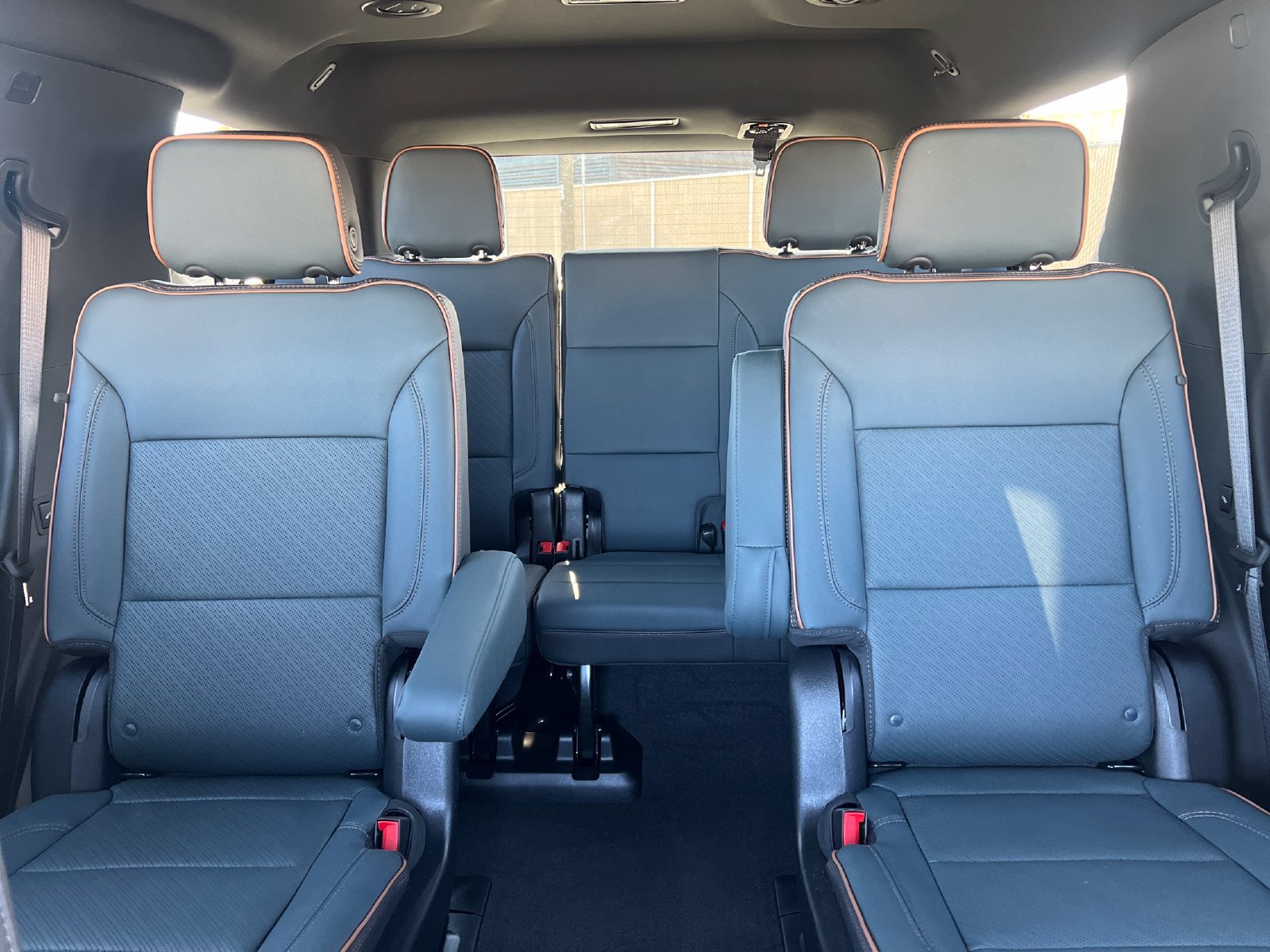 Used 2026 GMC Yukon AT4 w/ Premium Trailering Package AWD/4WD image 32