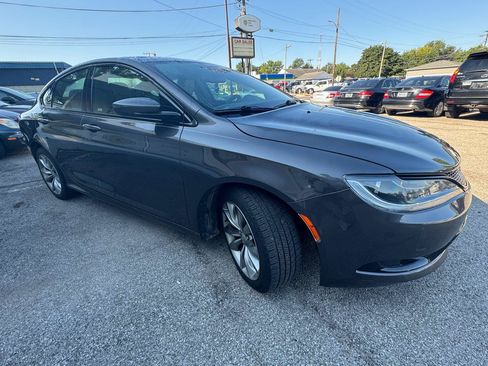 Used 2016 Chrysler 200 S w/ Comfort Group AWD/4WD image 13