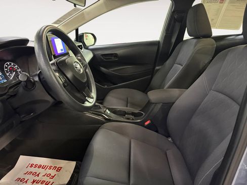 Used 2025 Toyota Corolla LE w/ LE Premium Package image 13