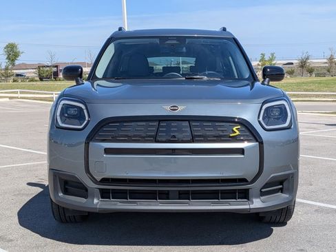 Used 2025 MINI Cooper Countryman SE image 2