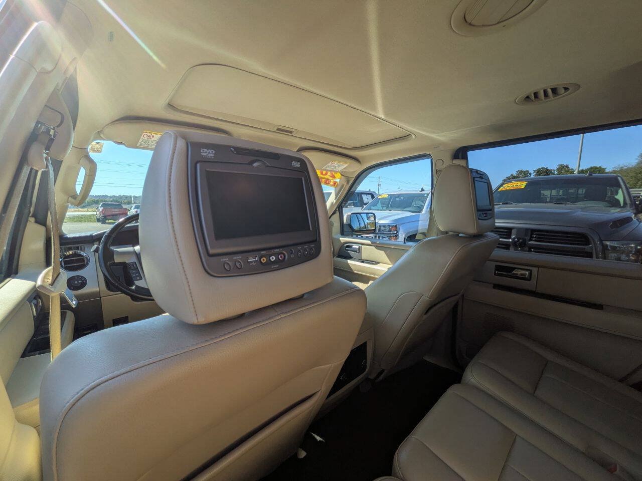 Used 2017 Ford Expedition Limited w/ Equipment Group 301A AWD/4WD image 24