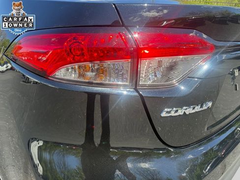 Used 2025 Toyota Corolla LE FWD image 21