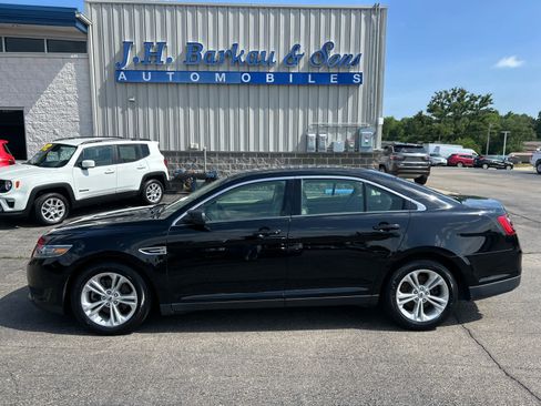 Used 2017 Ford Taurus SE FWD image 6