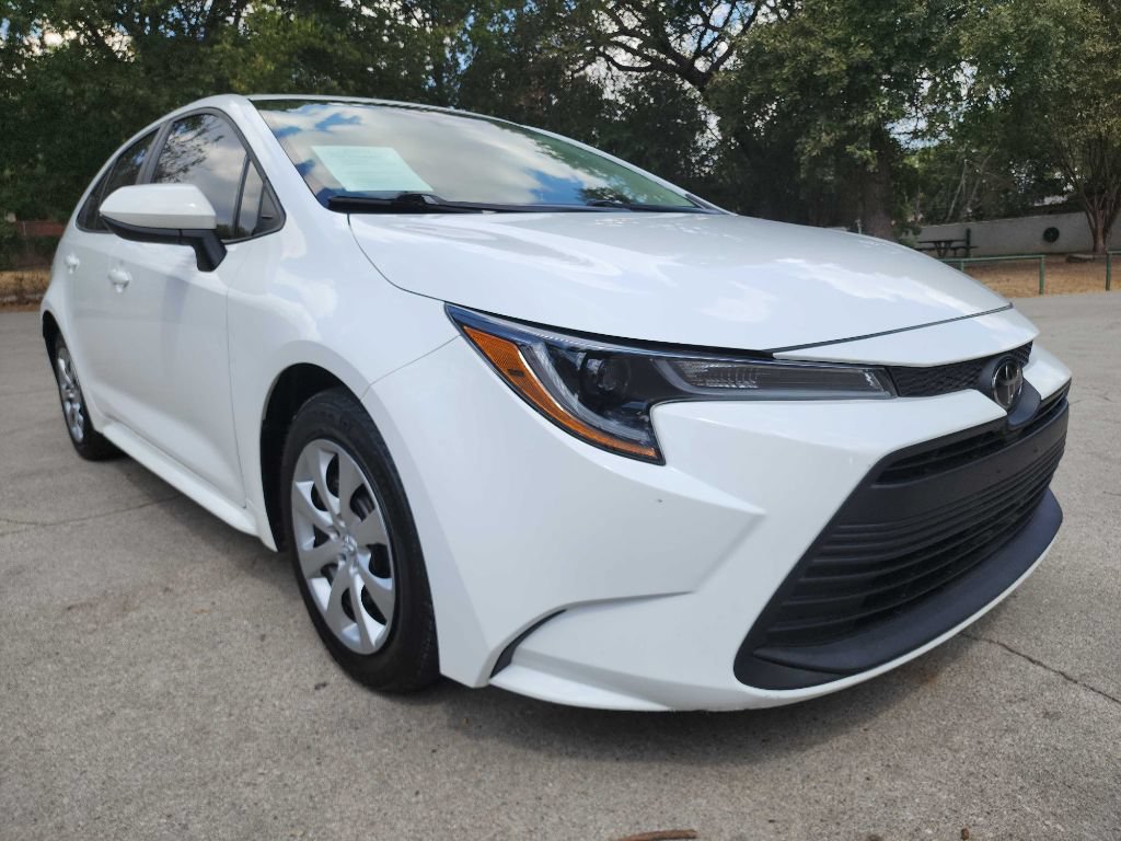 Used 2023 Toyota Corolla LE FWD image 1