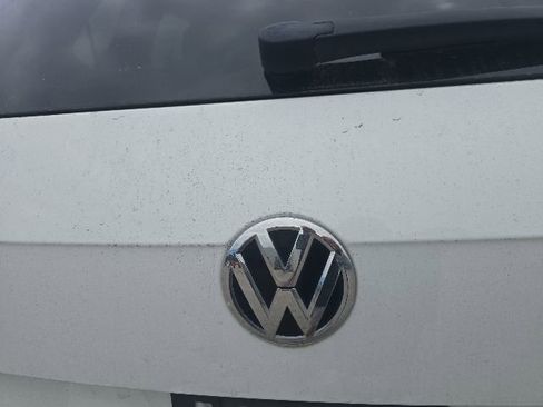 Used 2018 Volkswagen Tiguan SE FWD image 5