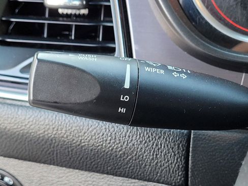 Used 2016 Dodge Challenger SXT image 30