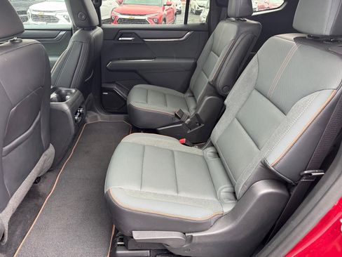 Used 2025 GMC Acadia AT4 w/ Super Cruise Package image 7