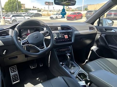Used 2022 Volkswagen Tiguan SE R-Line AWD/4WD image 18