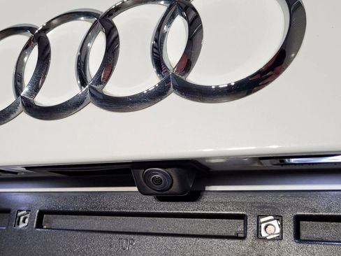 Used 2018 Audi Q7 3.0T Premium Plus w/ Premium Plus Package image 8