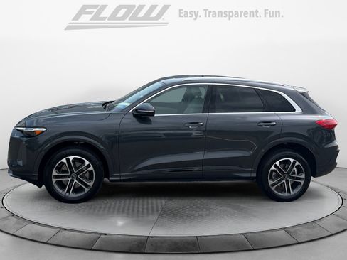 Used 2025 Audi Q5 Premium Plus w/ Premium Plus AWD/4WD image 4