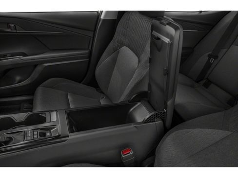 Used 2025 Toyota Camry LE FWD image 9