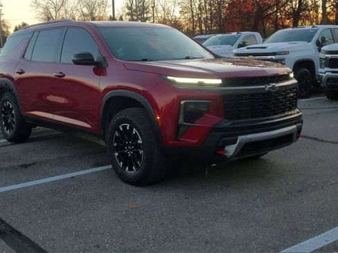 Certified 2024 Chevrolet Traverse Z71 w/ Enhanced Driving Package image 2