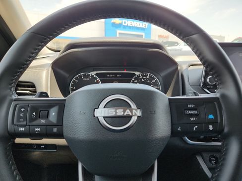 Used 2025 Nissan Rogue SV FWD image 19