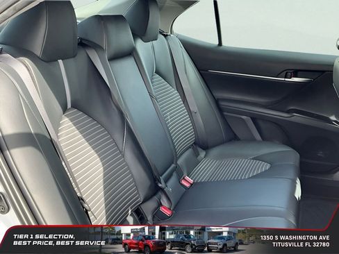Used 2019 Toyota Camry SE FWD image 13