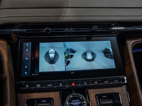 Used 2024 Aston Martin DB12 Coupe RWD image 57