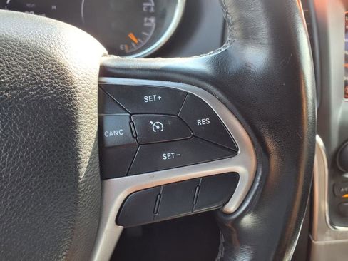 Used 2021 Jeep Grand Cherokee Laredo image 27