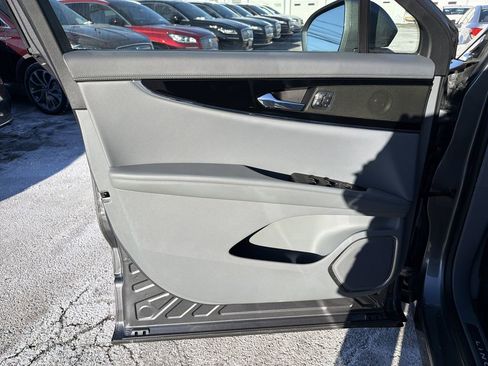 Certified 2023 Lincoln Nautilus Reserve w/ Monochromatic Package image 10