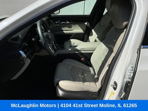 Used 2017 Cadillac CT6 Luxury AWD/4WD image 2