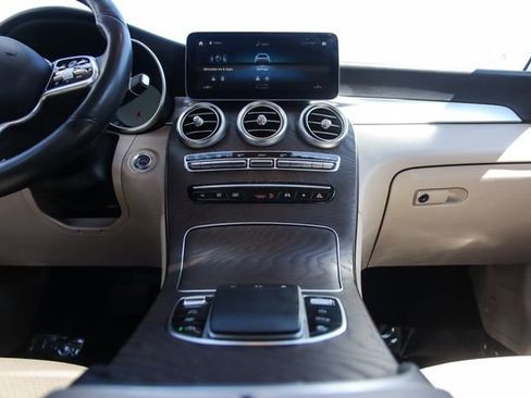 Used 2020 Mercedes-Benz GLC 300 4MATIC image 34
