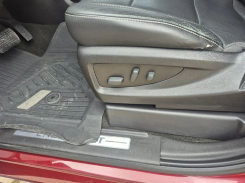 Used 2018 Chevrolet Suburban Premier image 17