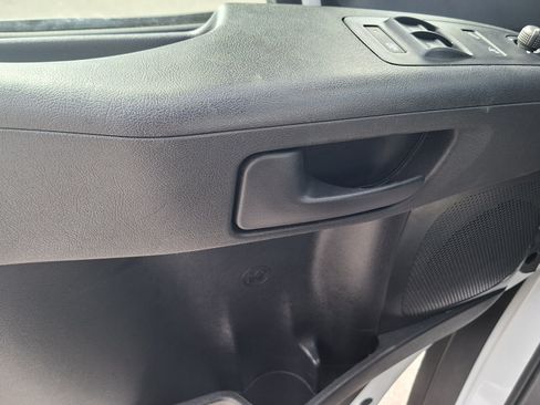 Used 2025 RAM ProMaster 2500 w/ Convenience Group FWD image 17