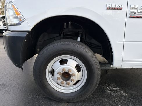 Used 2018 RAM 3500 Tradesman w/ Power & Remote Entry Group image 29