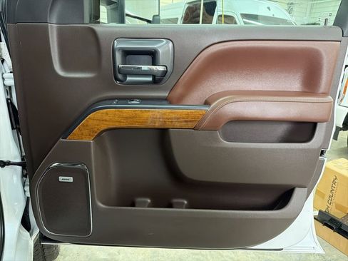 Used 2019 Chevrolet Silverado 2500 High Country w/ Duramax Plus Package image 25