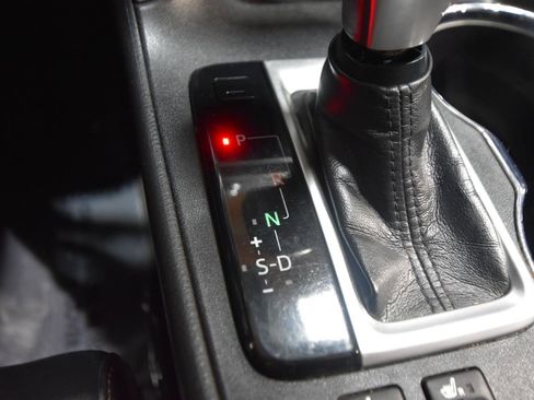 Used 2019 Toyota Highlander XLE AWD/4WD image 30