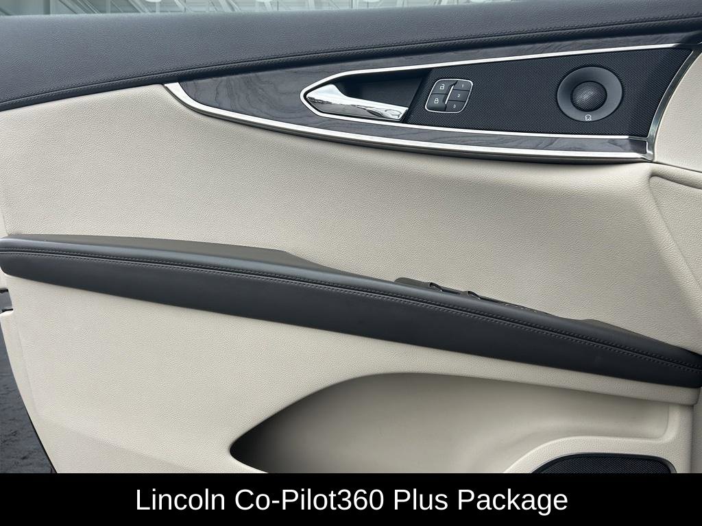 Used 2020 Lincoln Nautilus Reserve AWD/4WD image 6