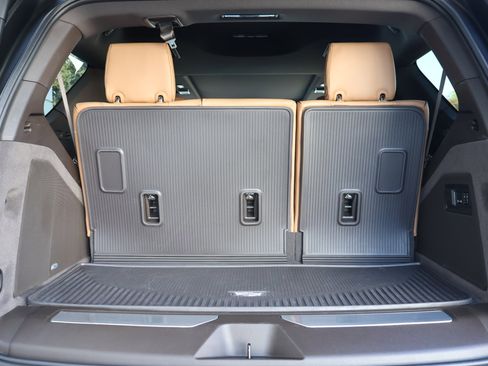 Used 2021 Cadillac Escalade Premium Luxury w/ Driver Assist Tech Package image 20