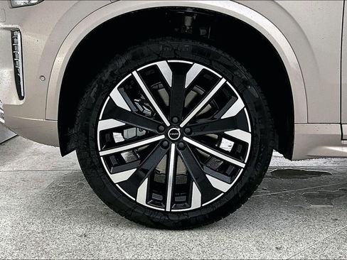 New 2026 Volvo XC90 B5 Plus image 38