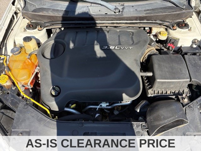 Used 2011 Chrysler 200 Touring w/ Cold Weather Group FWD image 40