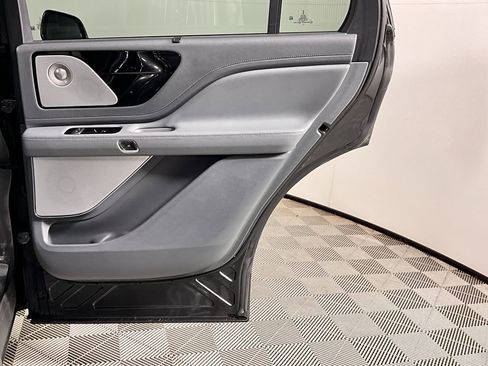 Used 2020 Lincoln Aviator Reserve w/ Equipment Group 201A image 25
